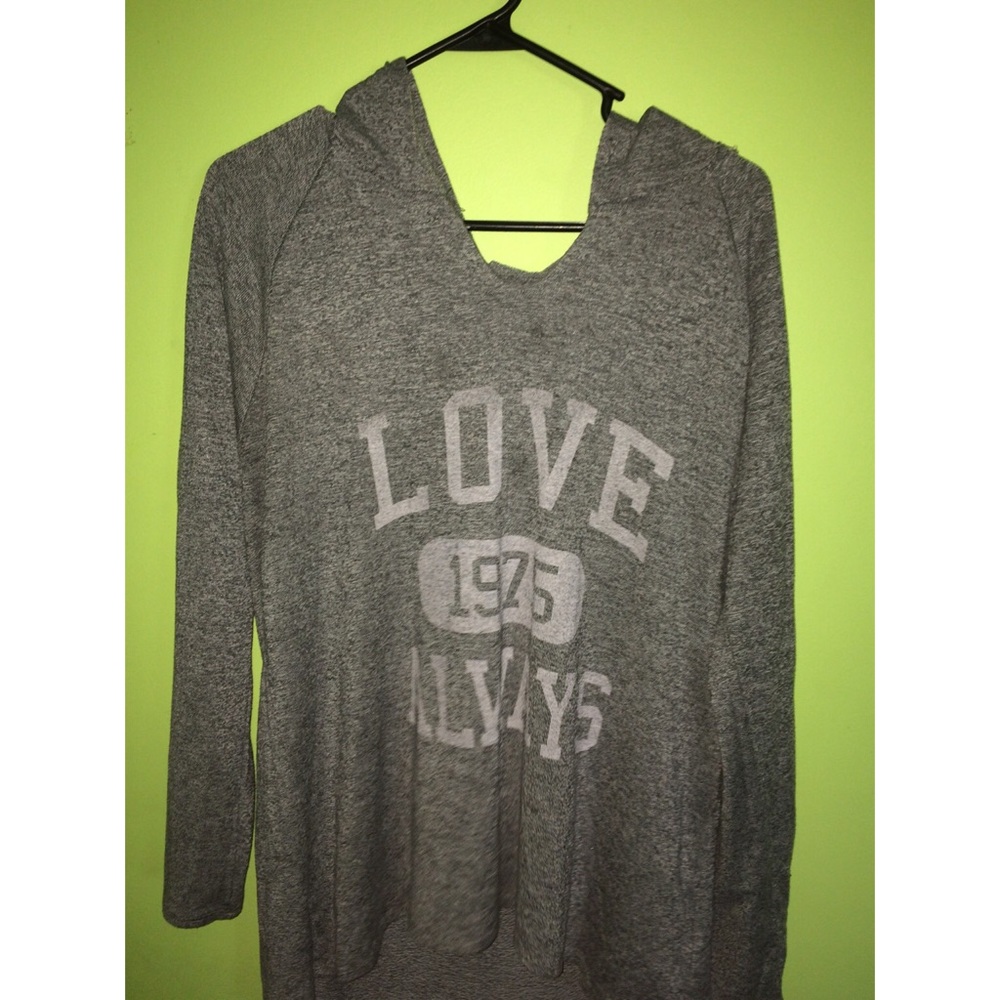 Oversized hooded pull over